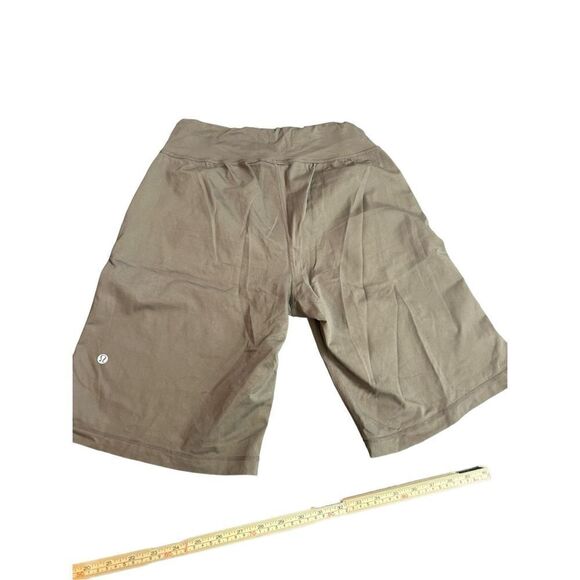 Lululemon Sz 6 burmuda Meryl nylon/lycra spandex 10” in seam womens shorts high - Picture 1 of 7